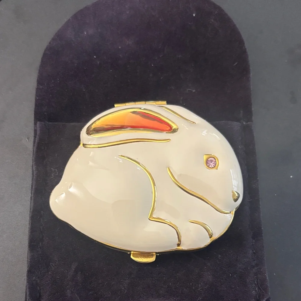 Estée Lauder year of the rabbit collectible compact holder - Picture 1 of 3